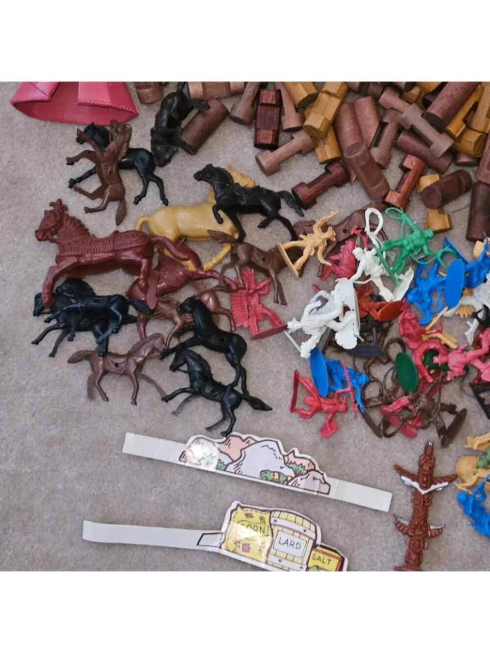 VTG 350+ pc Fort Apache Frontier Play Set Wood Build Cowboy Indian Play Mat READ